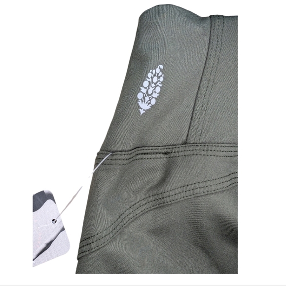 Free People Movement Leggings NWT Dance Yoga Hiking Training Cargo Khaki Size XS - Picture 5 of 11